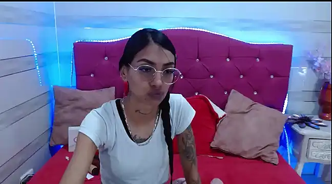 Karla SlutSkinny online show from 02/22/25, 02:39