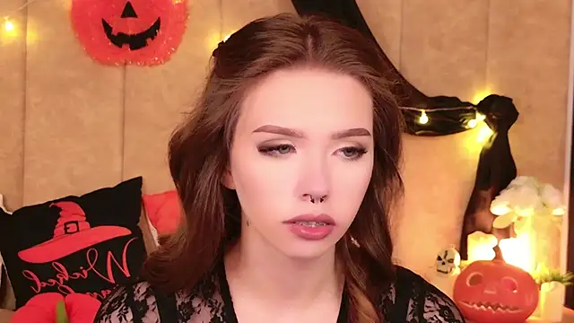 Sierra Fane online show from 10/20/25, 06:03