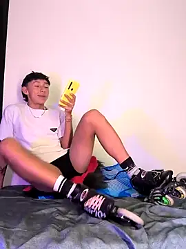 Snapshot of Andres_Sebas chatting on 02/27/25, 11:26 Andres Sebas online show from 02/27/25, 11:26