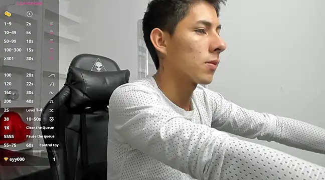 Angel Medina online show from 03/17/25, 02:23