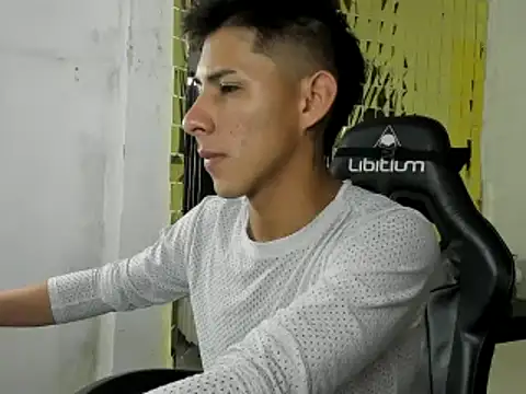 Angel Medina online show from 03/21/25, 12:39