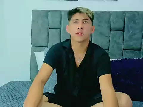 Angel Medina online show from 09/11/25, 01:11