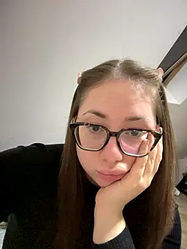 May Alisa online show from 09/28/25, 06:57