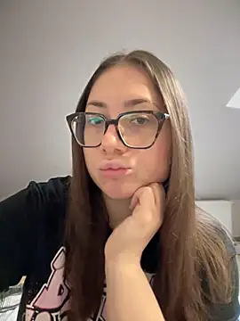 May Alisa online show from 10/11/25, 02:48