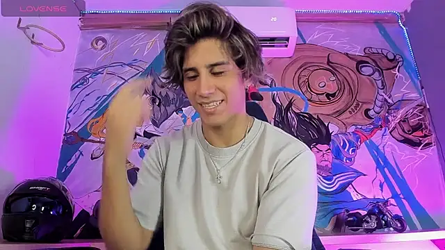 Snapshot of Allex_Cano chatting on 09/17/25, 07:15 Allex Cano online show from 09/17/25, 07:15