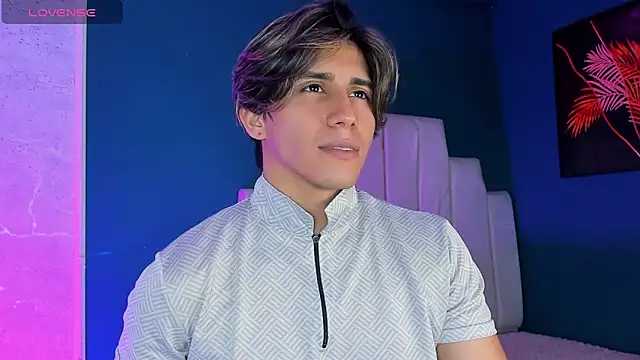 Snapshot of Allex_Cano chatting on 10/10/25, 03:38 Allex Cano online show from 10/10/25, 03:38