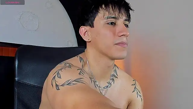 Snapshot of Allex_Cano chatting on 10/19/25, 11:16 Allex Cano online show from 10/19/25, 11:16