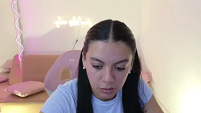 Coraline tay online show from 02/27/25, 03:47