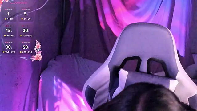 Snapshot of brii69 chatting on 10/19/25, 05:19 brii69 online show from 10/19/25, 05:19