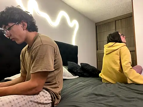 DesireLuxe online show from 10/08/25, 07:50