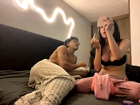 DesireLuxe online show from 10/12/25, 07:29