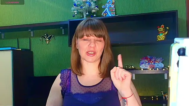 Snapshot of VeronikawGold chatting on 12/22/25, 08:00 VeronikawGold online show from 12/22/25, 08:00