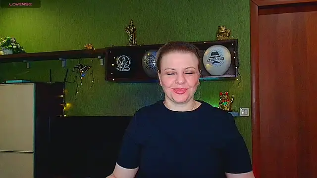 Snapshot of VeronikawGold chatting on 02/28/26, 12:28 VeronikawGold online show from 02/28/26, 12:28