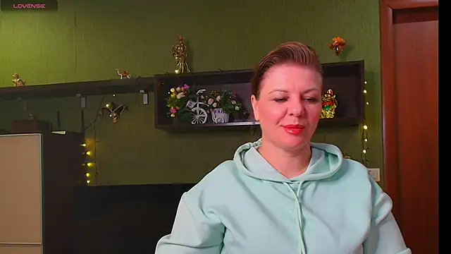 Snapshot of VeronikawGold chatting on 04/15/26, 10:32 VeronikawGold online show from 04/15/26, 10:32