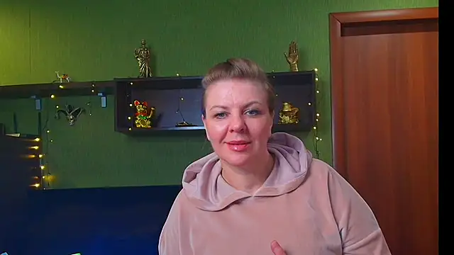 Snapshot of VeronikawGold chatting on 04/29/26, 07:53 VeronikawGold online show from 04/29/26, 07:53