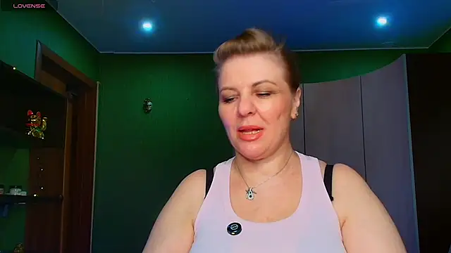 Snapshot of VeronikawGold chatting on 05/20/26, 06:47 VeronikawGold online show from 05/20/26, 06:47