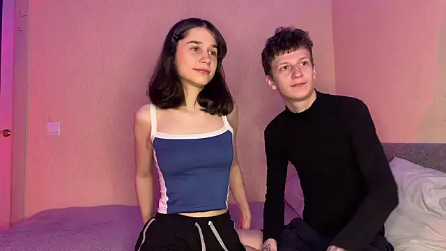 Snapshot of baby_lesi chatting on 10/15/25, 04:18 baby lesi online show from 10/15/25, 04:18