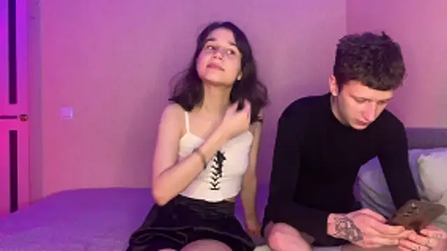 Snapshot of baby_lesi chatting on 10/17/25, 04:09 baby lesi online show from 10/17/25, 04:09