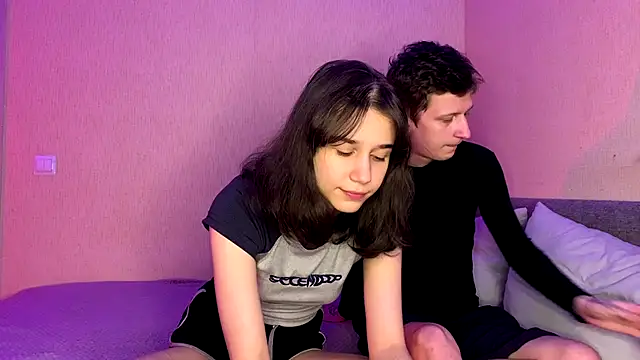 Snapshot of baby_lesi chatting on 10/19/25, 04:07 baby lesi online show from 10/19/25, 04:07