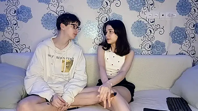 Snapshot of baby_lesi chatting on 12/17/25, 06:58 baby lesi online show from 12/17/25, 06:58