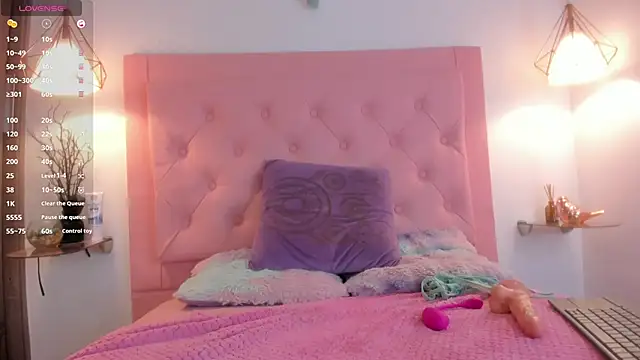 Rachel rivera online show from 03/11/25, 02:40