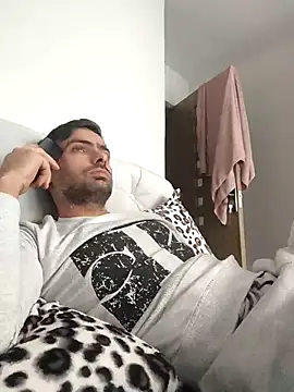 andreiiiii2025 online show from 12/01/25, 11:48