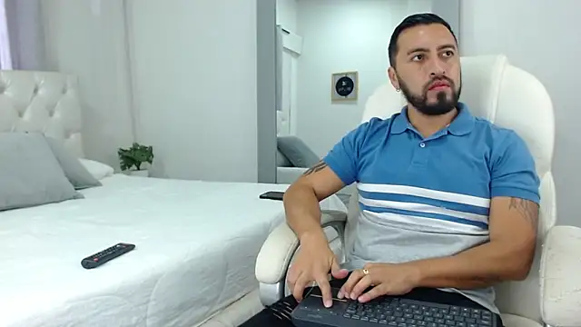 Snapshot of sebastian_colle chatting on 03/01/25, 12:12 sebastian colle online show from 03/01/25, 12:12