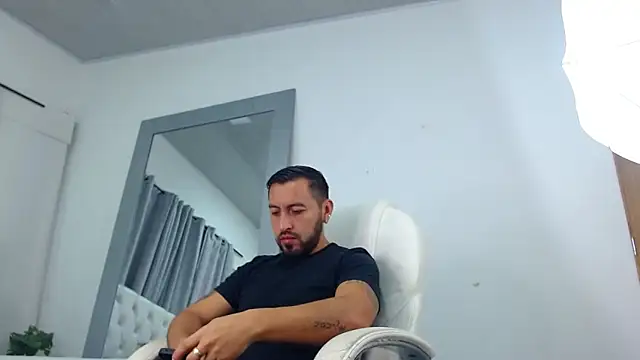 Snapshot of sebastian_colle chatting on 03/03/25, 12:16 sebastian colle online show from 03/03/25, 12:16