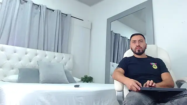 Snapshot of sebastian_colle chatting on 03/18/25, 12:25 sebastian colle online show from 03/18/25, 12:25