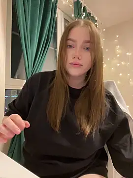 Snapshot of Milana_mil chatting on 02/19/25, 07:38 Milana mil online show from 02/19/25, 07:38