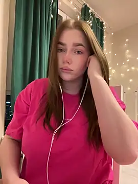 Snapshot of Milana_mil chatting on 03/01/25, 04:44 Milana mil online show from 03/01/25, 04:44