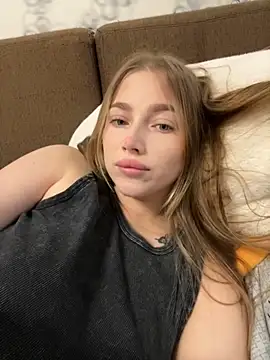 Snapshot of Milana_mil chatting on 09/14/25, 10:03 Milana mil online show from 09/14/25, 10:03