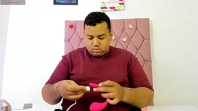 MICHAEL AND SHARON online show from 09/27/25, 03:44