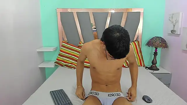 Santiago Johnson  online show from 03/15/25, 01:51