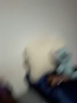 lola  med online show from 10/11/25, 02:59