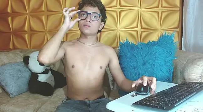 CamilowhiteS online show from 03/18/25, 10:48