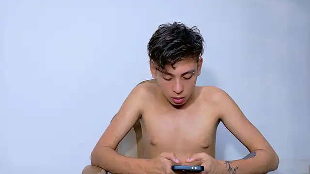 Snapshot of Noahoconor chatting on 09/13/25, 05:18 Noahoconor online show from 09/13/25, 05:18