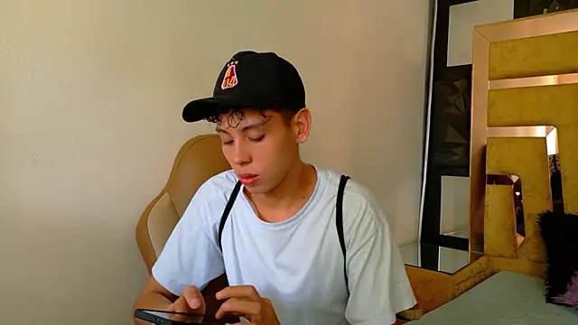 Snapshot of Noahoconor chatting on 09/14/25, 07:02 Noahoconor online show from 09/14/25, 07:02