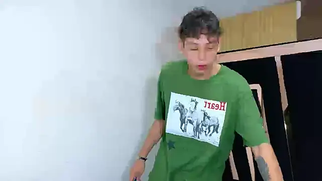 Snapshot of Noahoconor chatting on 10/03/25, 08:06 Noahoconor online show from 10/03/25, 08:06