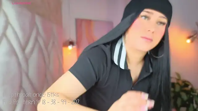 Snapshot of Leaa_Cox chatting on 11/15/25, 03:15 Leaa Cox online show from 11/15/25, 03:15