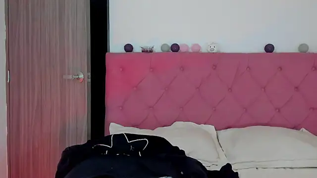 Snapshot of ela_black chatting on 03/09/25, 01:37 ela black online show from 03/09/25, 01:37