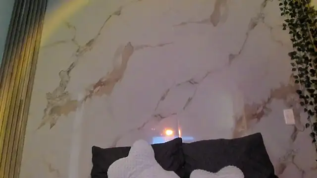 Snapshot of Little_Lau1 chatting on 10/01/25, 07:53 Little Lau1 online show from 10/01/25, 07:53