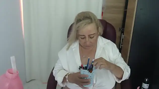 Mature 2025 online show from 06/10/26, 03:22