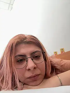 Snapshot of KittieHallo chatting on 02/23/25, 08:28 KittieHallo online show from 02/23/25, 08:28