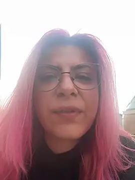 Snapshot of KittieHallo chatting on 03/12/25, 02:12 KittieHallo online show from 03/12/25, 02:12