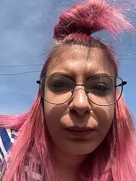 Snapshot of KittieHallo chatting on 03/14/25, 12:29 KittieHallo online show from 03/14/25, 12:29