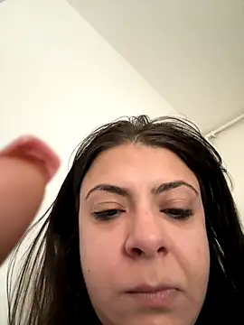 Snapshot of KittieHallo chatting on 10/21/25, 06:58 KittieHallo online show from 10/21/25, 06:58