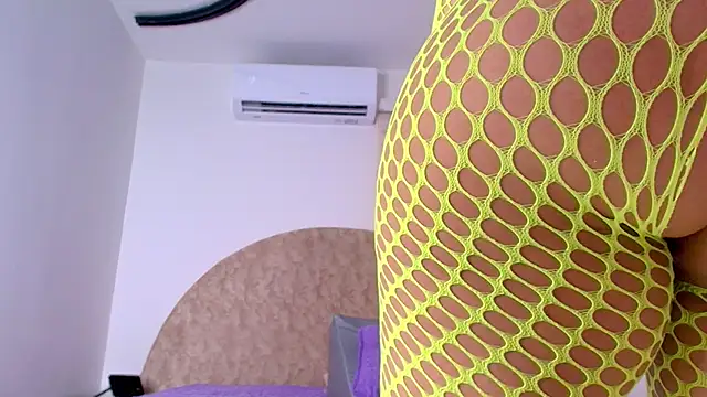 Snapshot of abigail_fx chatting on 11/26/25, 03:29 abigail fx online show from 11/26/25, 03:29