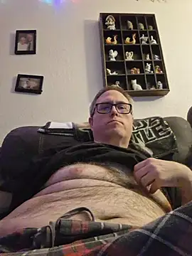 Snapshot of Smallone327 chatting on 10/25/25, 05:59 Smallone327 online show from 10/25/25, 05:59