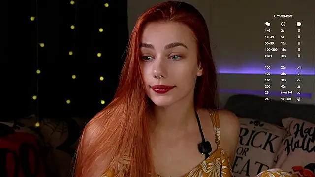 Snapshot of EmilaMills chatting on 11/02/25, 11:07 EmilaMills online show from 11/02/25, 11:07